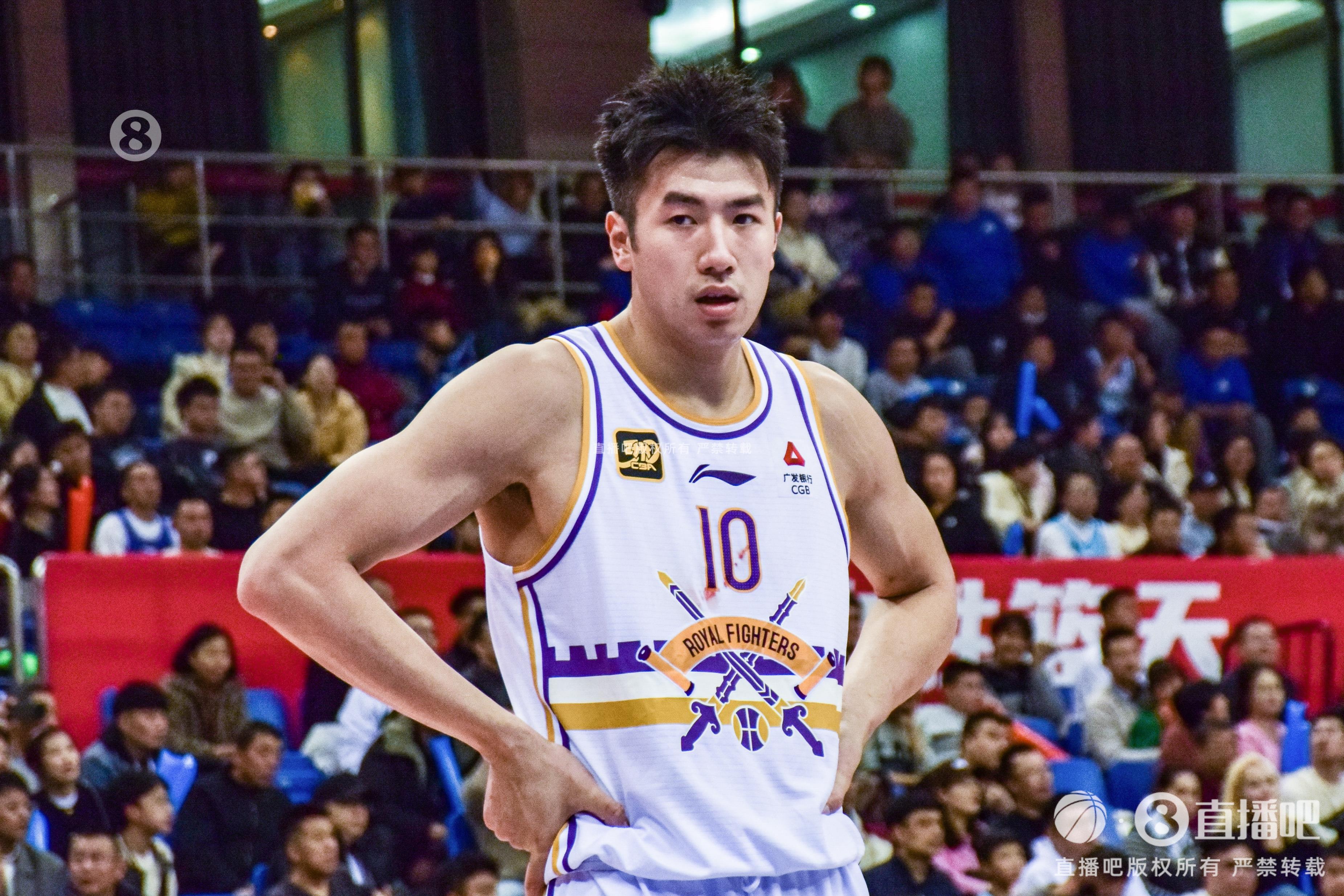 高效表現(xiàn)難救主！鄒雨宸11中8拿下21分7籃板